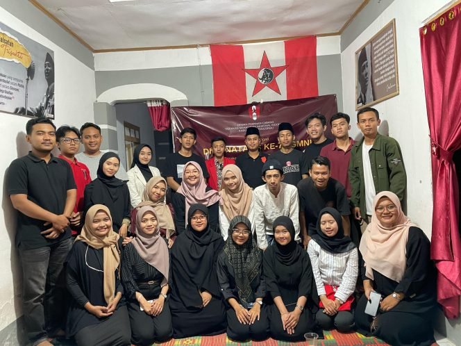 
					GMNI Pringsewu Rayakan Diesnatalis ke-71 dengan Berbagi Takjil dan Kajian Marhaenis