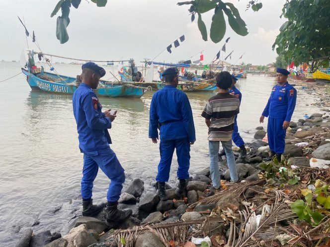
					Kecelakaan Kapal di Perairan Banyutowo, Satu Nelayan Tenggelam