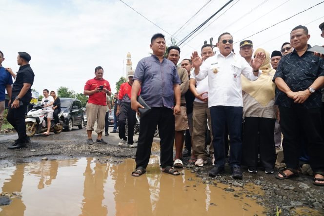 
					Bupati Pati Tinjau Jalan Rusak di Dukuhseti, Janjikan Perbaikan Tuntas dalam 3 Bulan