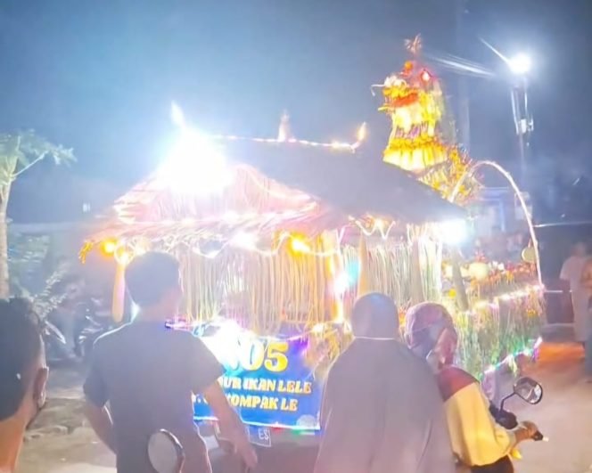 
					Pawai Takbir Keliling dan Mobil Hias Meriahkan Malam Takbir di Desa Sidokerto