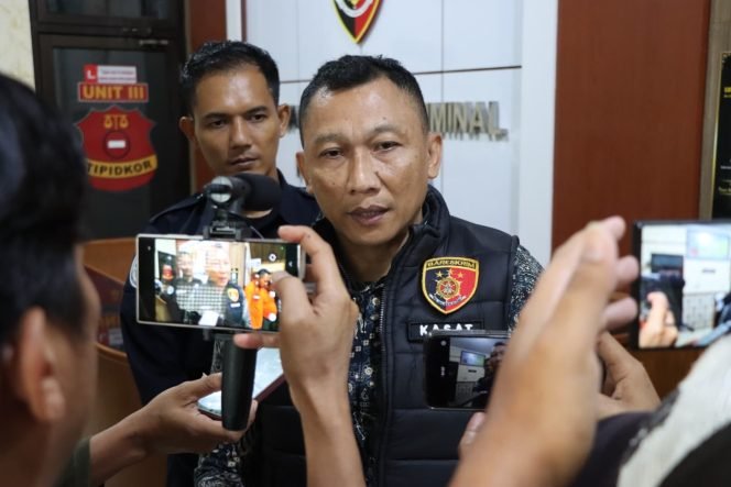 
					Polresta Pati Ungkap Sindikat Pencurian Tabung Gas & Sembako, 2 Pelaku Ditangkap!