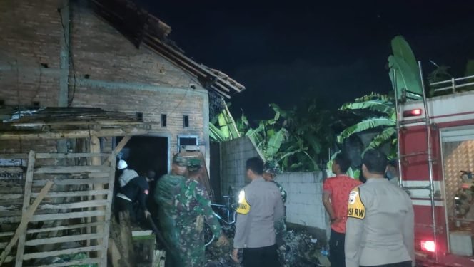 
					Api Melalap Rumah di Tayu Usai Pria Emosi Blayer Motor di Dalam