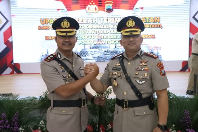 
					Serah Terima Jabatan Kapolresta Pati, AKBP Jaka Wahyudi Gantikan Kombes Pol Andhika Bayu Adhittama