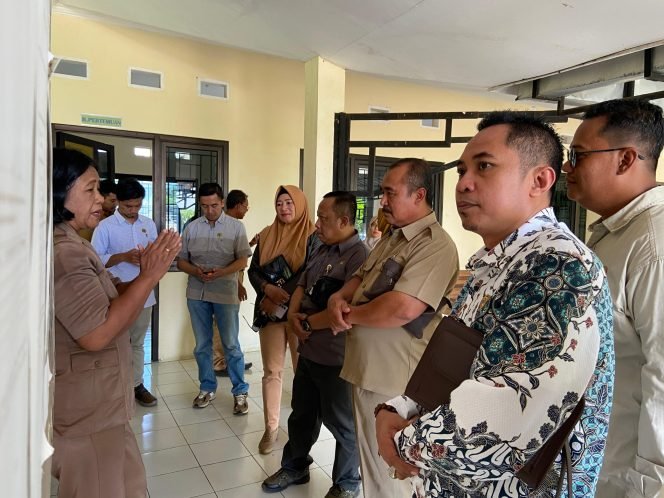 
					Banyak Desa, Terlalu Sedikit Penyuluh: Muslikan Serap Aspirasi di Wedarijaksa