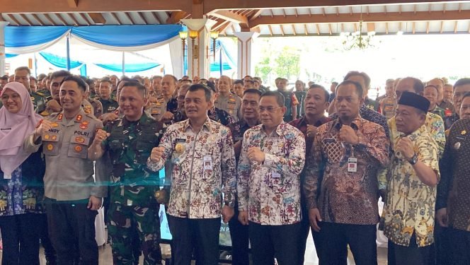 
					Petani Pati Buktikan 10 Ton Gabah/Hektar, TNI-Polri Bantu Replikasi