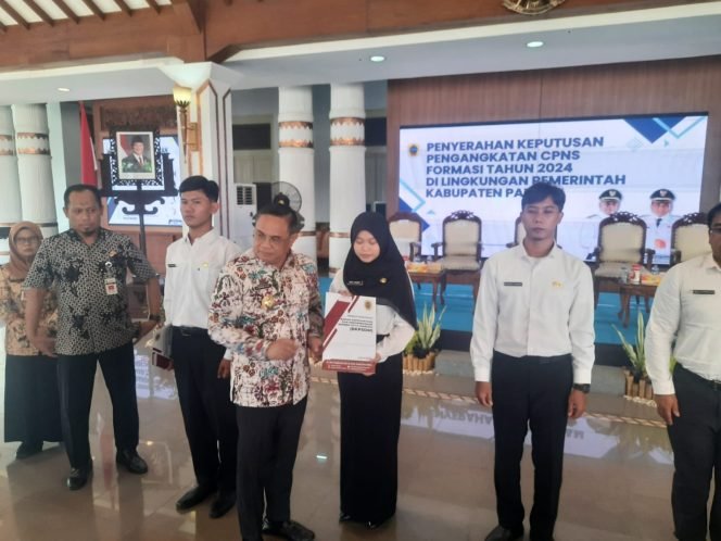 
					Perjuangan Terbayar, 59 CPNS Pati Resmi Pegang SK