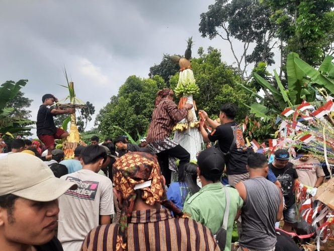 
					Meriahnya Sedekah Bumi di Desa Tanjungsari Dukuh Rambutan