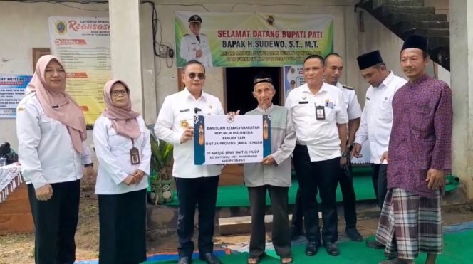 
					Presiden Prabowo Subianto Kirim Sapi Kurban 965 Kg ke Desa Terpencil di Pati