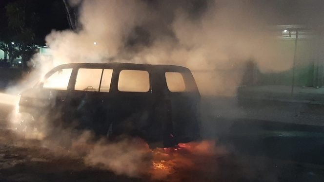 
					Mobil APV Terbakar Hebat di Jalan Pucakwangi–Jakenan, Dua Penumpang Luka Ringan