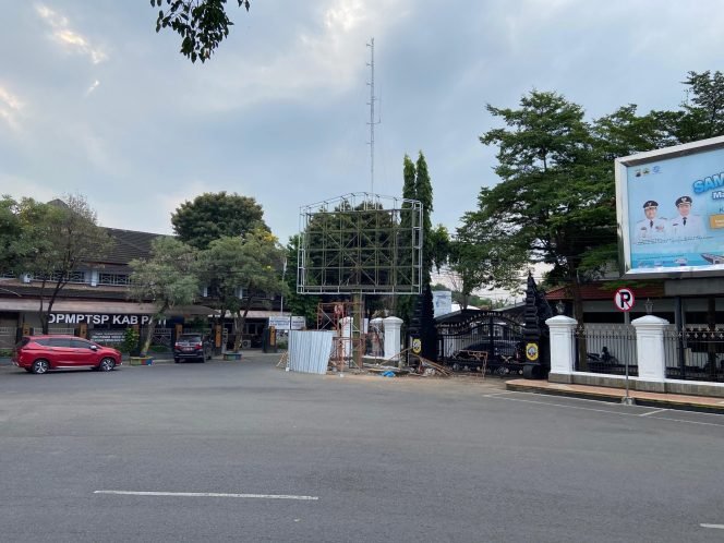 
					Pemkab Pati Bangun Videotron Baru di Alun-Alun Pati, Anggaran Rp. 1,39 M.