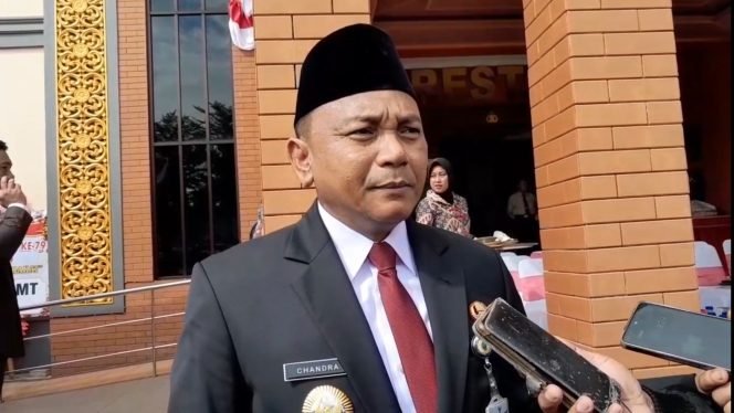 
					Warga Swadaya Bangun Jalan Rusak, Wakil Bupati Pati: Anggaran Sudah Disiapkan, Harap Sabar