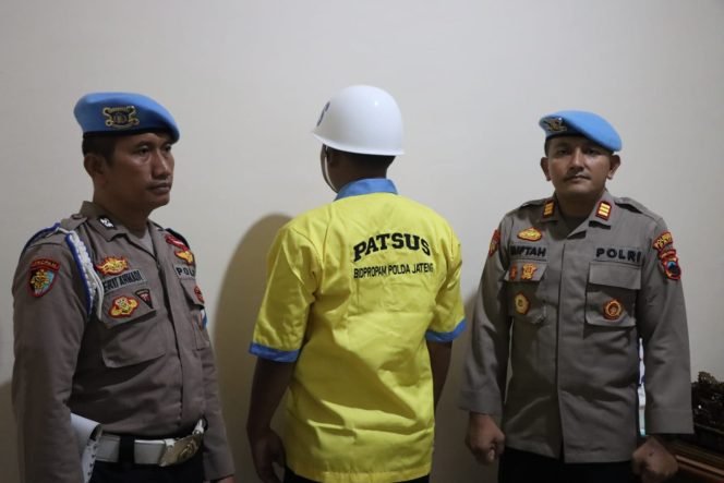 
					Polresta Pati Tindaklanjuti Oknum Polisi dalam Video Viral Pemukulan Massa Aksi