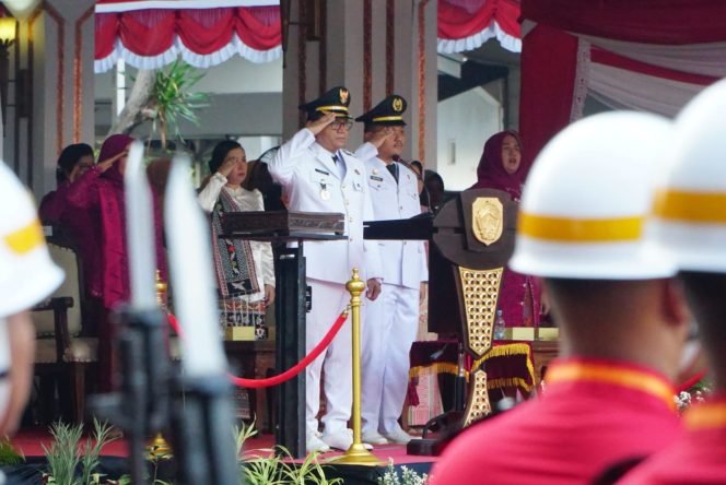 
					Wabup Risma Ardhi Chandra Pimpin Penurunan Bendera Merah Putih di Pati