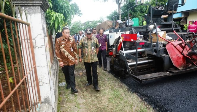 
					Perbaikan Jalan Lahar–Gunungsari Ditarget Rampung Lebih Cepat dari Kontrak