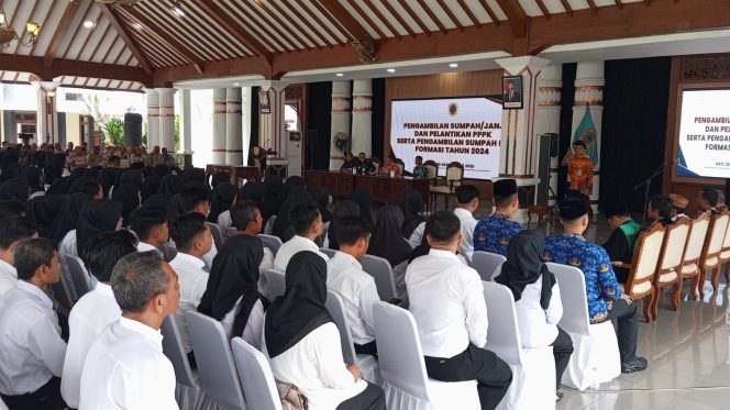 
					Bupati Pati Pastikan 1.219 Pegawai Paruh Waktu Mendapat Kepastian Status Kerja