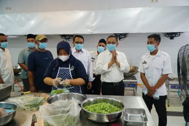 
					Bupati Pati Tinjau Dapur Program Makan Bergizi Gratis di Desa Banyutowo