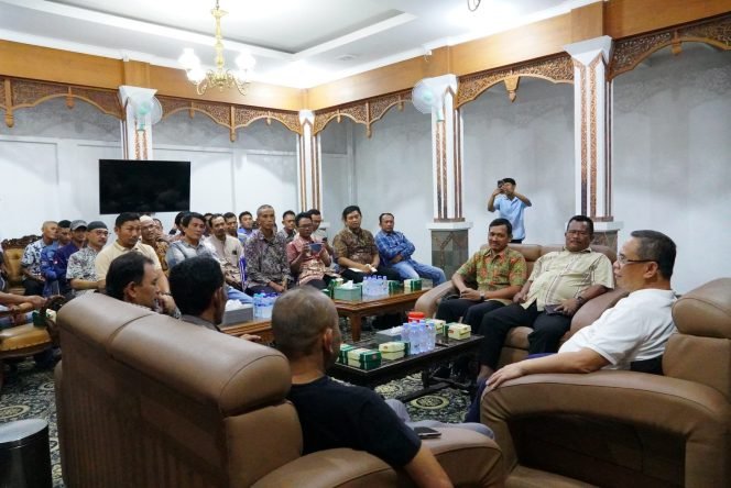 
					Bupati Sudewo Serap Aspirasi Warga Tambakromo Terkait Infrastruktur dan Listrik