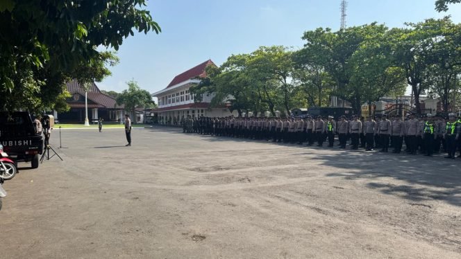
					Ratusan Personel Polresta Pati Amankan Rapat Kerja Pansus Hak Angket DPRD