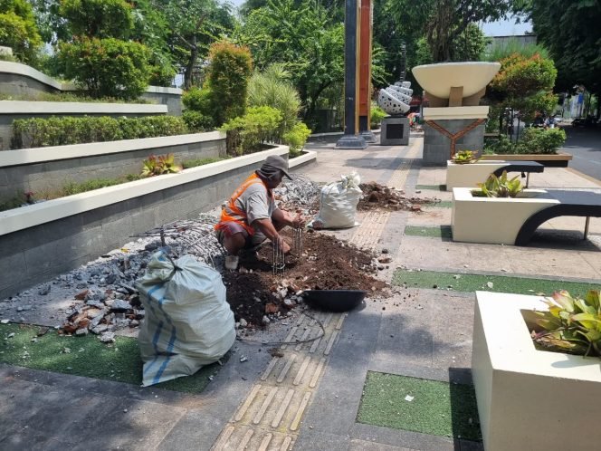 
					DPUTR Pati Benahi Alun-Alun: Jogging Track hingga Lampu Rusak Ditata Ulang