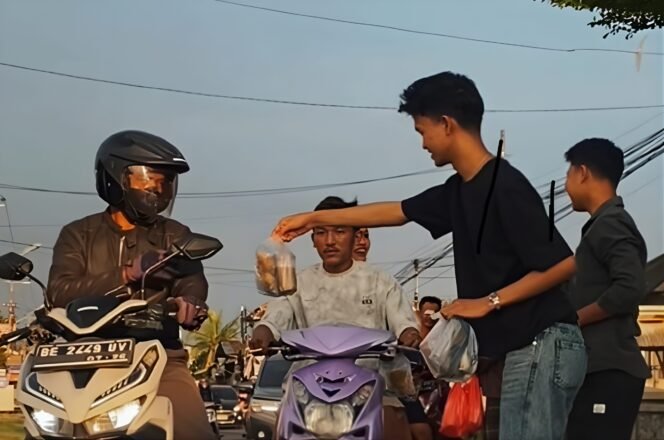 
					Komunitas Hanna Annisa Gelar Buka Bersama dan Berbagi Takjil, Bukti Anak Muda Bisa Berkarya Positif