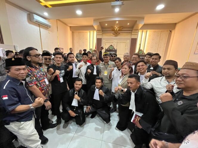 
					Divonis 6 Bulan dengan Masa Pengawasan, Botok dan Pak RW Langsung Bebas dari Tahanan