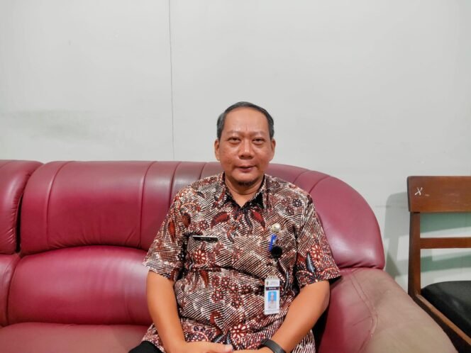 
					Hujan Deras Picu Tanggul Sungai Widodaren Jebol, Sawah Warga Tergenang