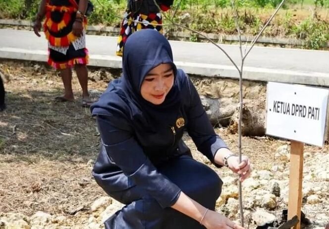 
					Drainase Tertutup, Warga Sukolilo Keluhkan Genangan di Jalan Provinsi