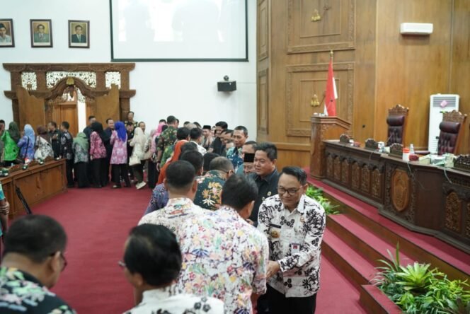 
					Paripurna LKPJ 2025 DPRD Pati Ditutup Halalbihalal, Perkuat Sinergi Antar Lembaga