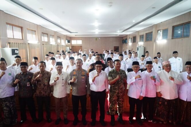 
					Halal Bihalal MUI Pati, Risma Ardhi Chandra Tekankan Sinergi Jaga Kamtibmas dan Dukung Pembangunan