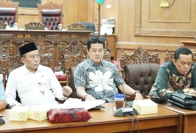 
					DPRD Desak Dinas Pendidikan Segera Tangani Kerusakan SD Mencon