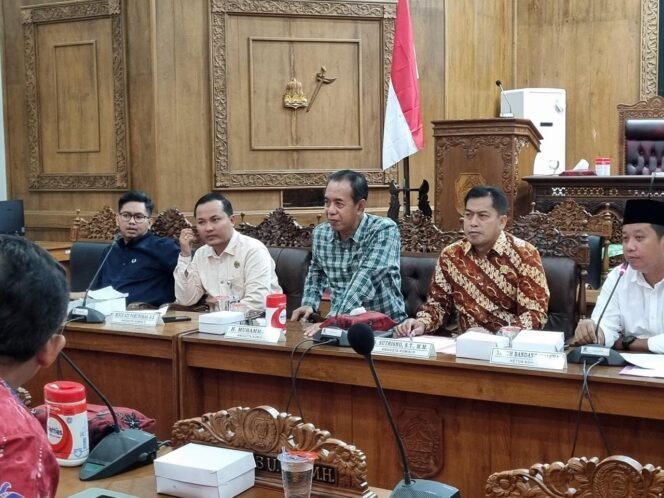 
					DPRD Pati Perketat Pengawasan, Muhammadun Soroti Dugaan Pungutan Buku