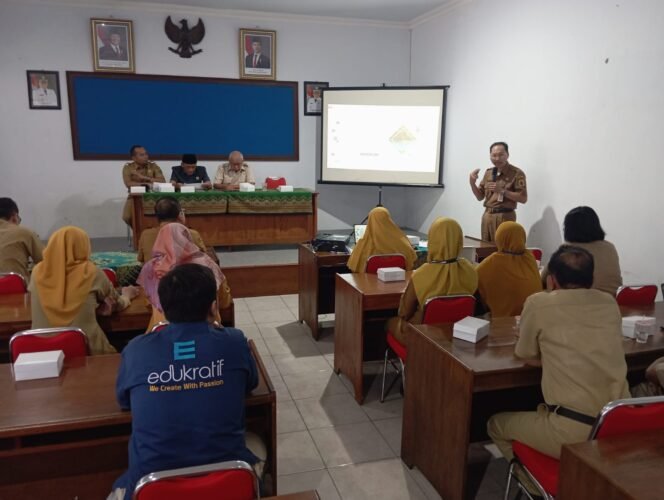 
					Haryono Sebut Diskominfo Mitra Strategis DPRD dalam Penyampaian Informasi