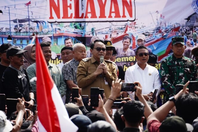 
					Ratusan Nelayan Pati Gelar Aksi Damai, Tuntut Penyesuaian Harga BBM Non-Subsidi