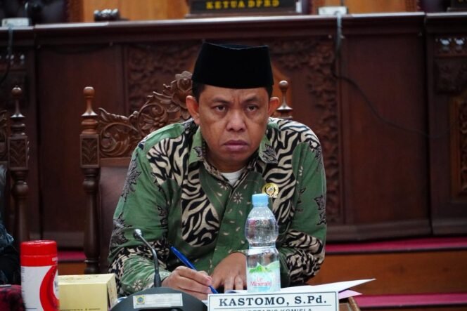 
					Kastomo Pastikan Program Bantuan Hukum di Pati Dibiayai APBD