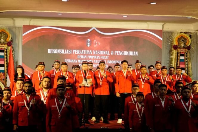 
					Gerakan Mahasiswa Nasional Indonesia mendukung kajian mendalam terhadap penerapan parliamentary threshold 4%.