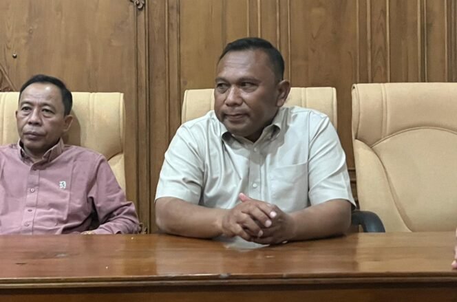 
					Suwiro Pastikan Dewan Siap Jika Tunjangan Dikurangi