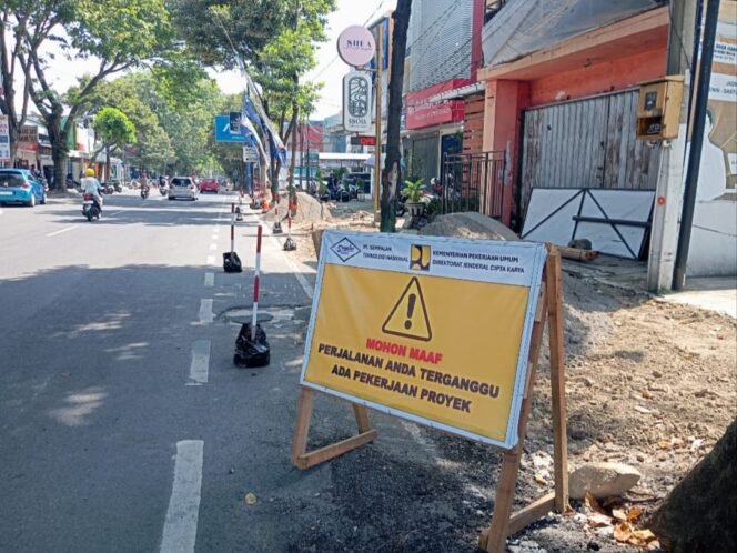 
					Trotoar Alun-alun Pati Dibongkar, Akan Disulap Mirip Kawasan Malioboro