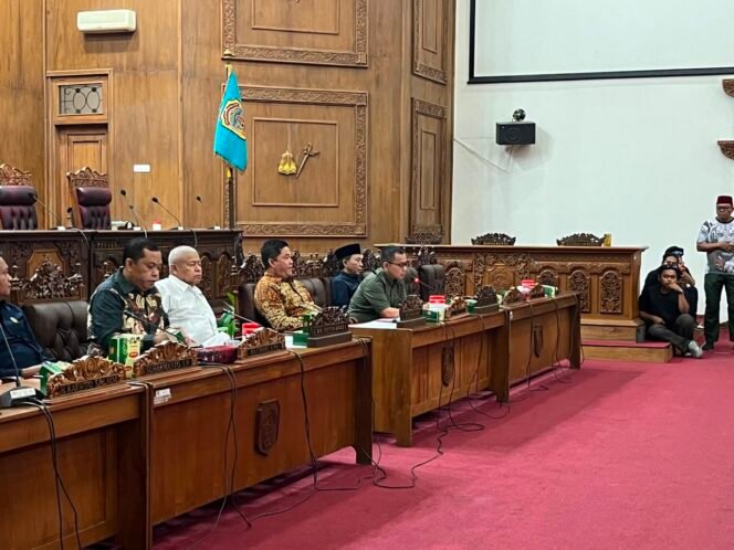 
					Diduga Cacat Prosedur, Terbitnya 318 Sertifikat di Atas Lahan HGU Cluwak Diprotes Warga ke DPRD Pati