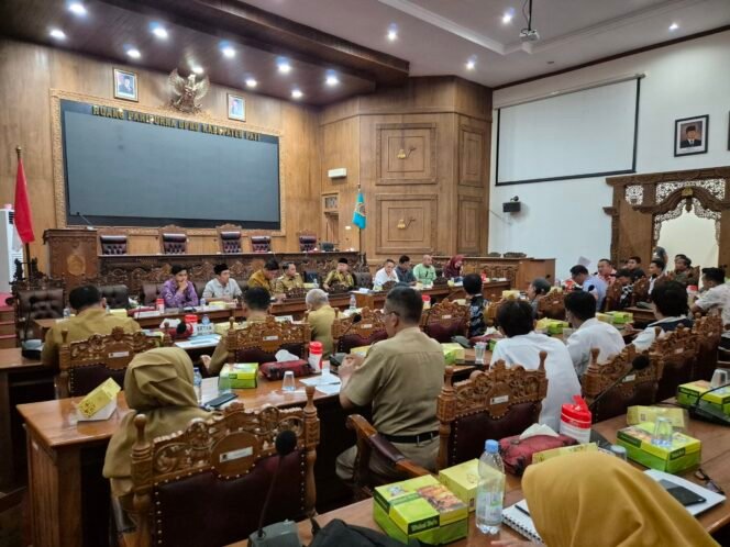 
					Peternak Keluhkan Serapan Ayam untuk MBG, Ali Badrudin Minta Ada Kepastian Pasar