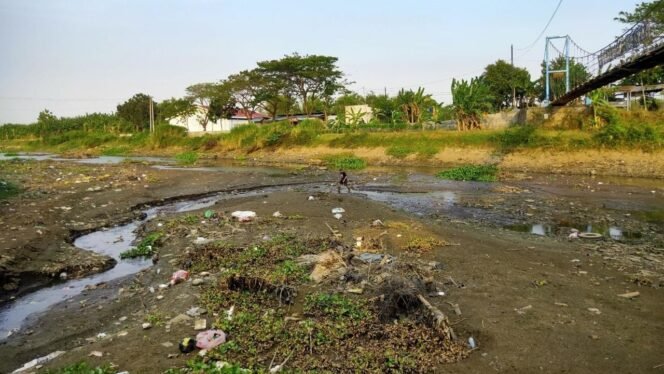 
					Komisi B DPRD Pati Soroti Kondisi Sungai Silugonggo, Minta Kepedulian Lingkungan Ditingkatkan